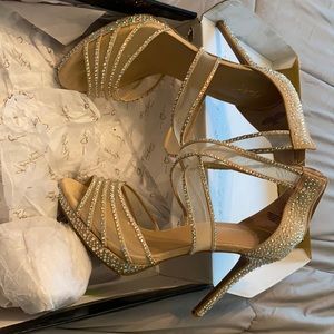 Thalia Sodi heels
